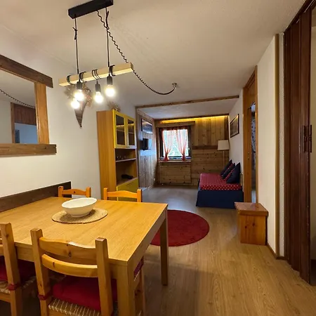 Aparthotel Petit Tibet 3*