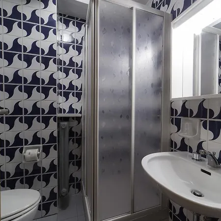 Petit Tibet Aparthotel