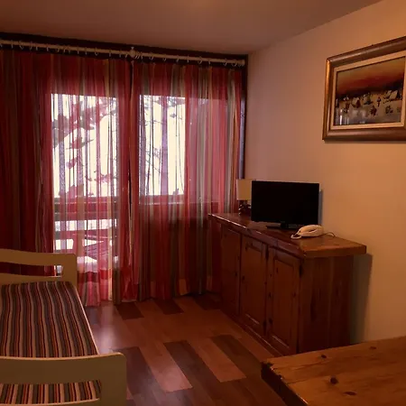 Aparthotel Petit Tibet 3*