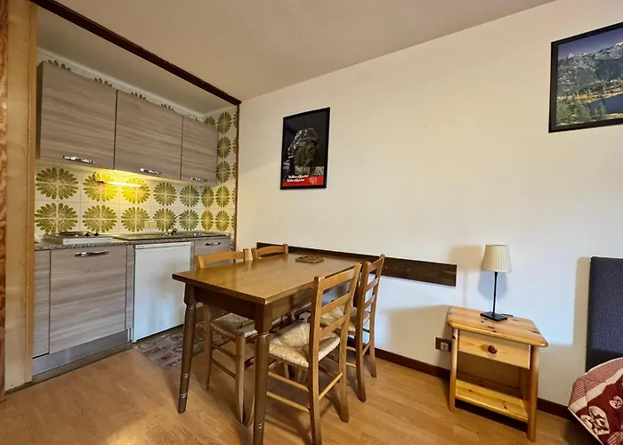 Aparthotel Petit Tibet 3*