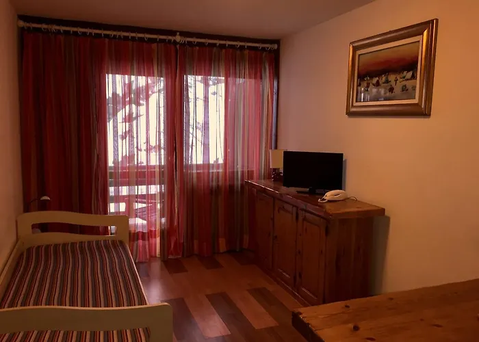 Aparthotel Petit Tibet 3*